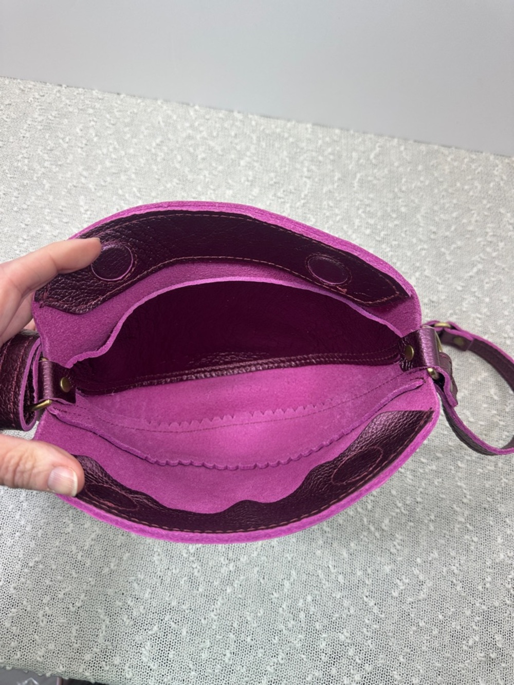 PORTLAND LEATHER GOODS Premium Small Ultraviolet Koala Sling Bag & Snap Wallet - Picture 10 of 12